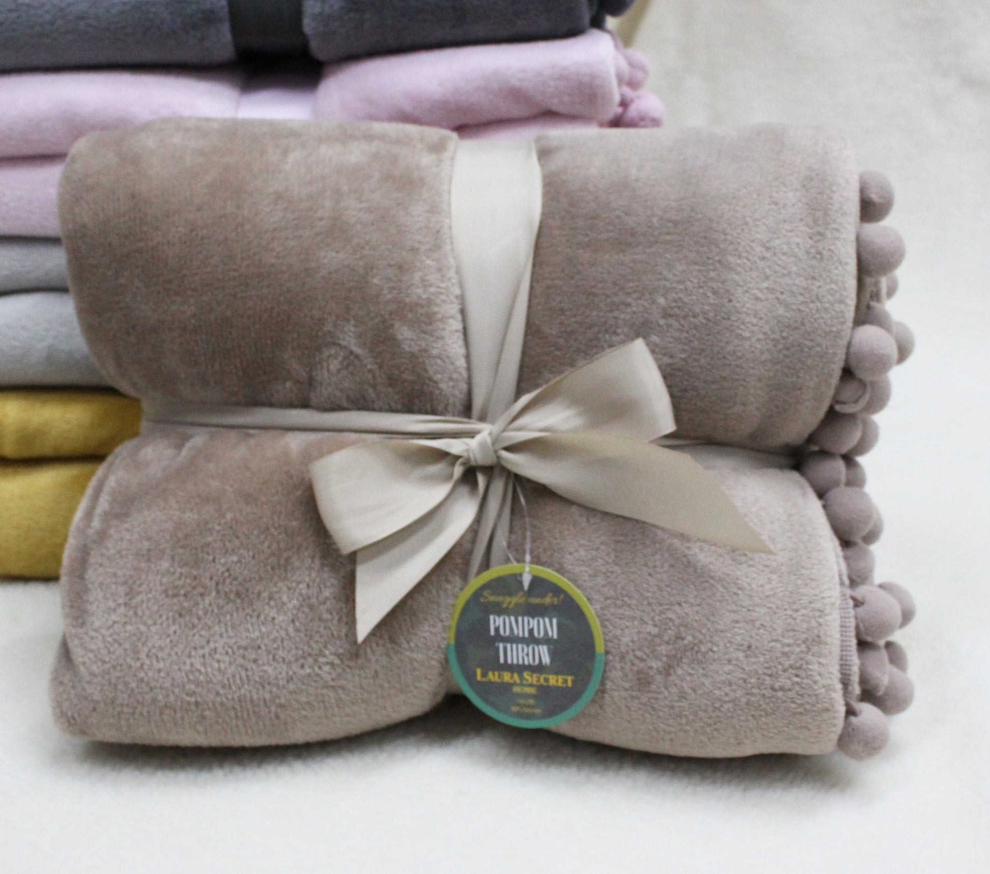 Pompom Throw 150x200 Mink - eurohomeware